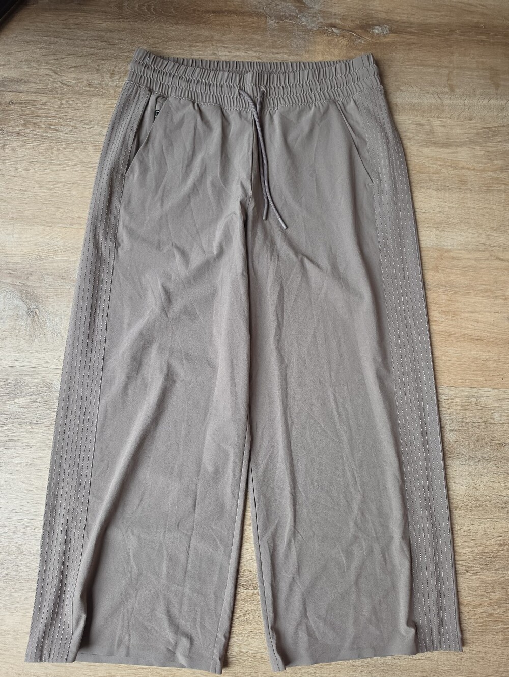 Athleta Avenue Wide Leg Crop Pants Size 10